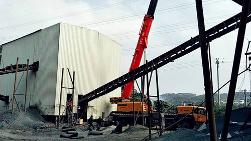 雙金機械單缸液壓圓錐破碎機破碎玄武巖，成品料用于高速公路