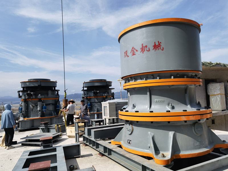 圖為雙金機(jī)械福建客戶純制砂生產(chǎn)線客戶現(xiàn)場
